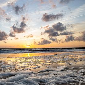 Coucher de soleil sur la plage de la mer du Nord sur Christoph Schaible