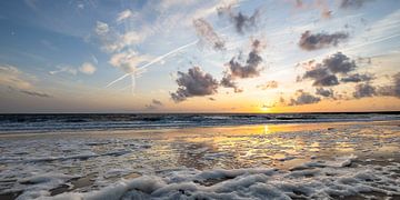 Zonsondergang op het Noordzee-strand van Christoph Schaible