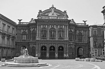Teatro Bellini dans le centre historique de Catane sur Silva Wischeropp