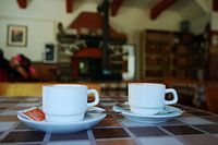 Deux tasses de café dans une auberge en Autriche