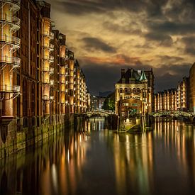 Wasserschloss der Lichter – Hamburgs nächtliches Erbe von Sabine Wagner