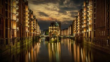 Wasserschloss der Lichter – Hamburgs nächtliches Erbe von Sabine Wagner