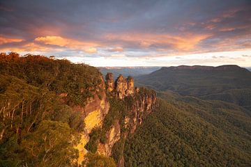 Three Sisters à Echo Point à Katoomba, Blue Mountains, Australie. sur Jiri Viehmann