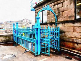 Blaues Drehkreuz auf der Tower Bridge von Dorothy Berry-Lound