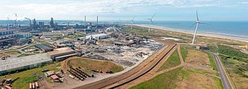 Lucht panorama van industrie bij IJmuiden in Nederland met Tata Steel van Eye on You