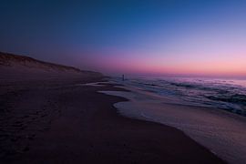 Sunset on the beach at Paal 9 I | A journey across the Wadden Island Texel by Roos Maryne - Natuur fotografie