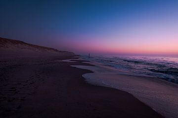 Zonsondergang op het strand bij Paal 9 I | Een reis over Waddeneiland Texel van Roos Maryne - Natuur fotografie