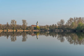 Perfekte Symmetrie – Morgenstille am See von Conny Pokorny