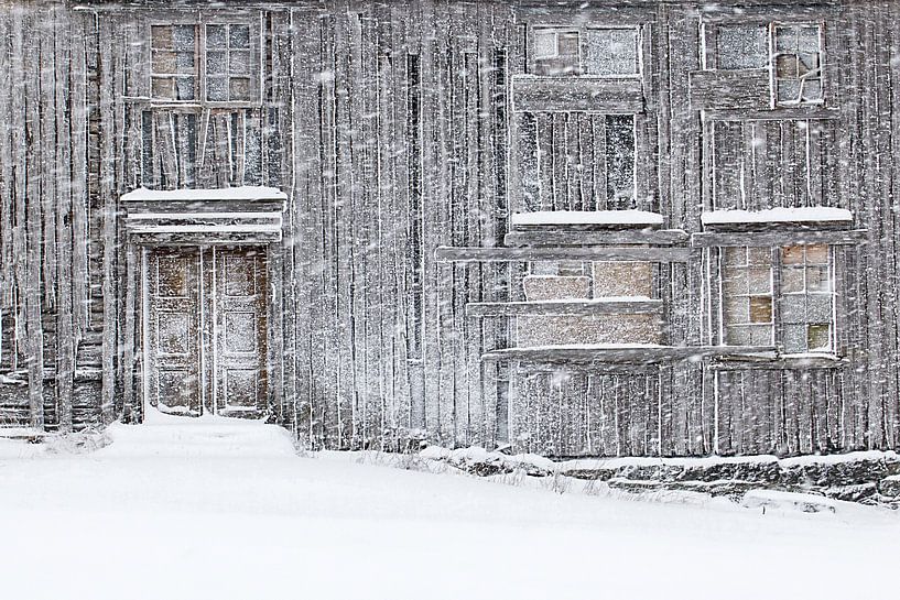 Altes Haus im Schneesturm von Antwan Janssen