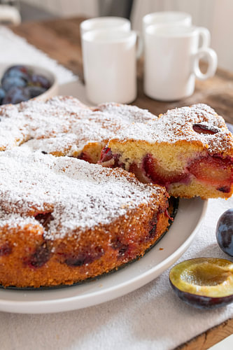 Gâteau aux prunes moelleux fait maison