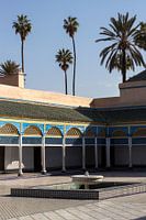 Palmen und ein Innenhof | Bahia Palace | Marrakesch | Marokko | Reisefotografie Druck