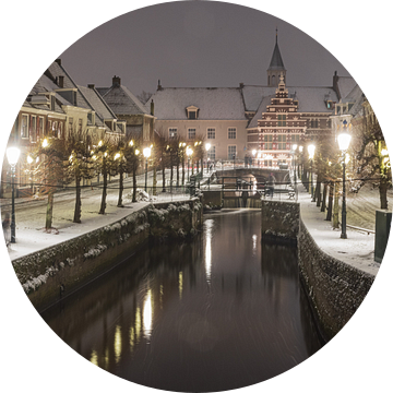 Uitzicht op het besneeuwde Flehite museum in Amersfoort van Karin Riethoven