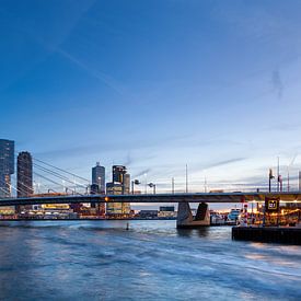 Skyline with the Erasmus Bridge in Rotterdam by Peter de Kievith Fotografie