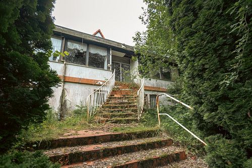 Verlaten Gebouw met Nostalgische Elementen