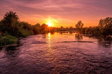 Vistrap in de Regge bij Notter tijdens zonsondergang van Kok and Kok