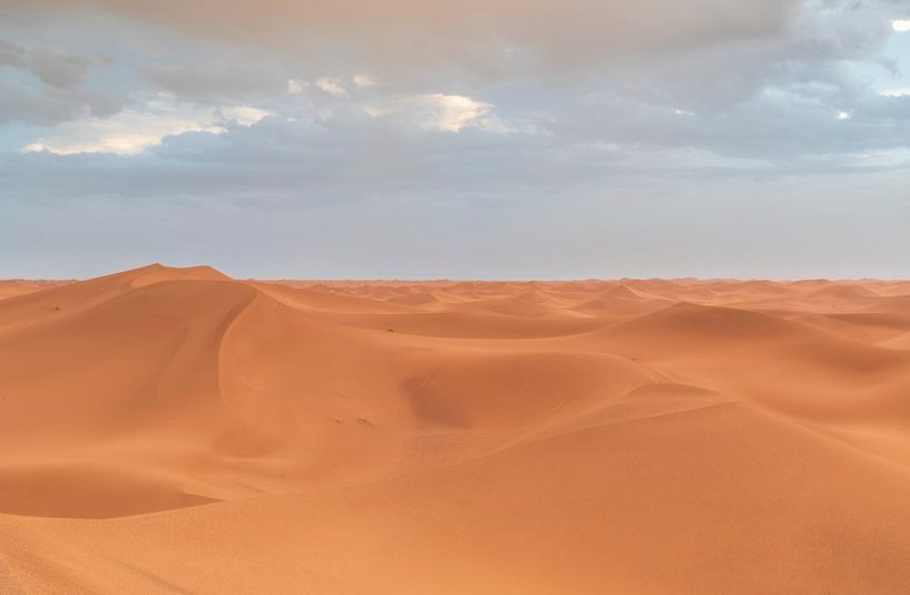 Ansicht Sahara-Wüste (Erg Chegaga -Marokko) von Marcel Kerdijk