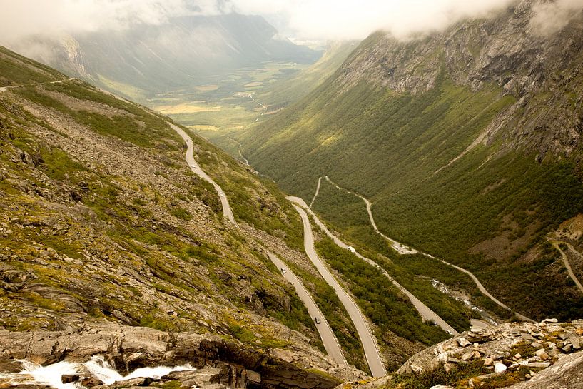 Landschaftsaufnahme der Trollstigen-Route in Norwegen von Karijn | Fine art Natuur en Reis Fotografie