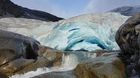 Blauw ijs van de Nigardsbreen Gletsjer van Aagje de Jong thumbnail