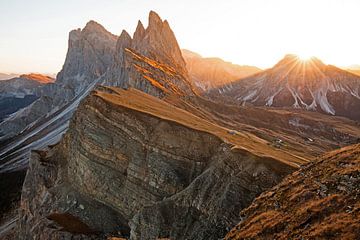 Traumhafter Sonnenaufgang über dem Seceda Berggipfel von Jiri Viehmann