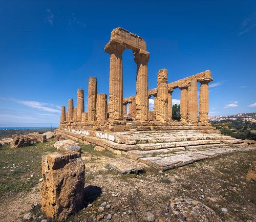 Exploring Temple of Juno Ruins in Agrigento's Valley of Temples,