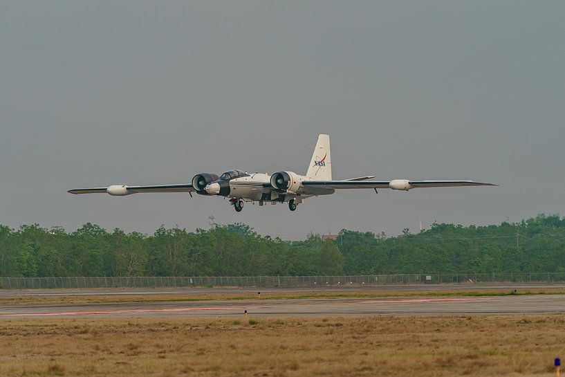 Almost landed: NASA Martin WB-57F Canberra. by Jaap van den Berg