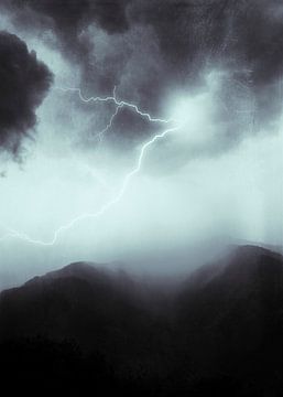 Onweer in de bergen van Dirk Wüstenhagen
