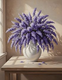 Lavendel (Lavandula angustifolia) in einer glänzend weißen Keramikvase von Regan Frederick