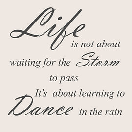 Dance in the Rain – Inspirerende Quote in Ecru van Sandra Hazes