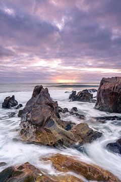 Sonnenuntergang Felsenstrand Gaia von Sonny Vermeer