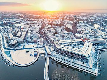 Das Stadtzentrum von Zwolle an einem kalten Wintermorgen von der von Sjoerd van der Wal Fotografie