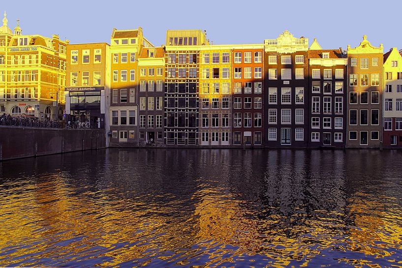 Damrak Amsterdam by Patrick Lohmüller