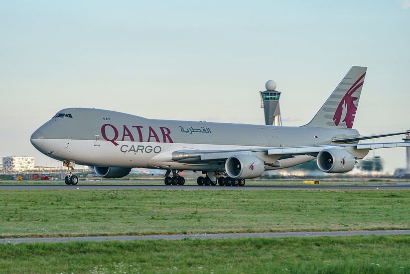 Décollage du Boeing 747-8 Cargo de Qatar Airways. par Jaap van den Berg