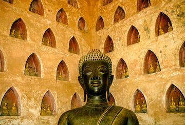 Buddha statue in Sisaket temple complex, Laos by Jan Fritz