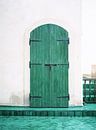 Le Jardin Secret | Turkooise houten deur in Marrakech | Kleurrijke reisfoto reislust van Raisa Zwart thumbnail