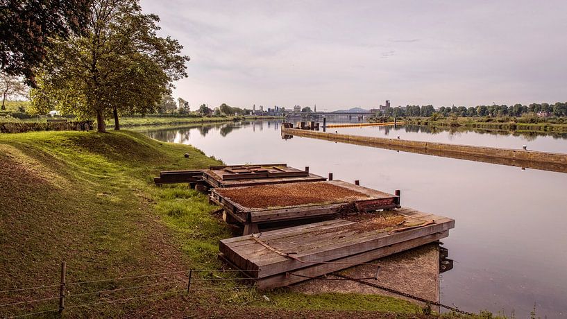Meuse at the Borgharen barrage by Rob Boon