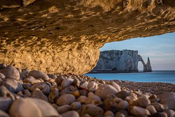 Rotsboog van Étretat van Roel Beurskens