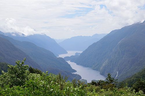 Helder uitzicht vanaf het Doubtful Sound View Point