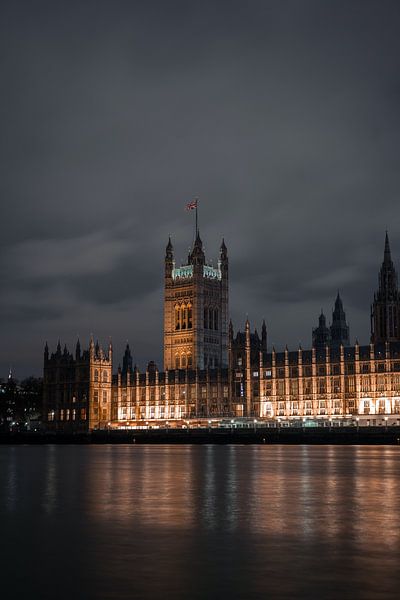 London von Hello Pompoyo