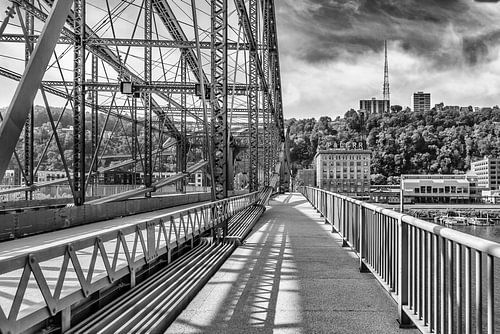 Smithfield Street Bridge en Pittsburgh & Lake Erie Railroad Station | Monochrom