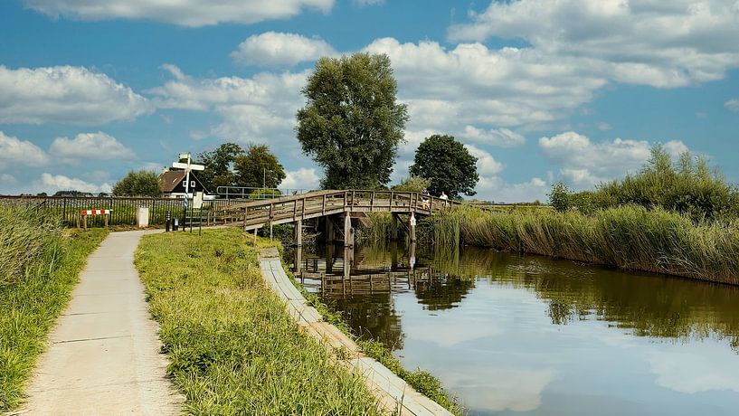 Bruggetje in Fries landschap van Digital Art Nederland