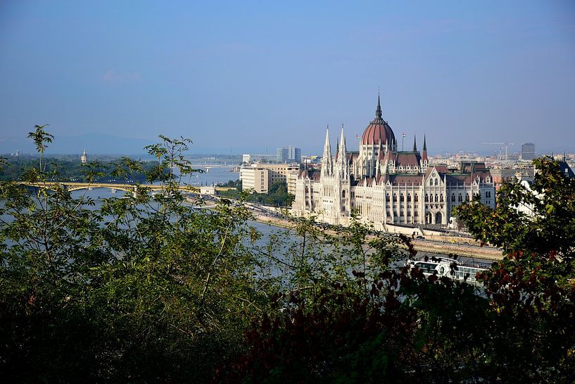 Le parlement hongrois de l'autre côté par Frank's Awesome Travels