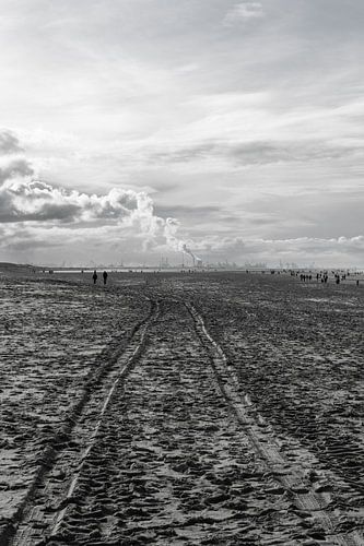 Beach road to Europoort by RB-Photography