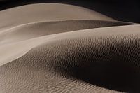 Abstract image of a sand dune in the desert | Iran