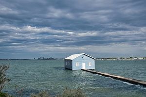 Dramatischer Himmel am Blue Boat House