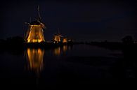 Molens bij Kinderdijk verlicht van Carola Schellekens thumbnail