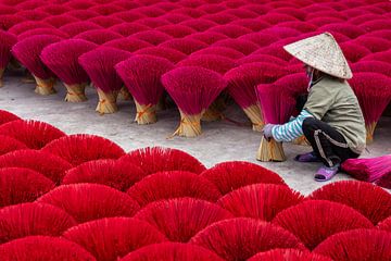 Incense production in Quang Phu Cau by Sander Groenendijk