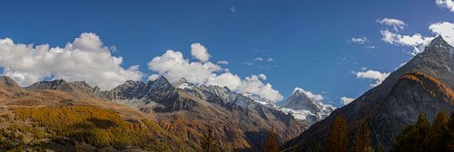 Panorama Val d'Hérens Wallis mit der Dent Blanche im goldenen Herbst