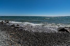 Brandung in der Stubbenkammer bei Sassnitz von GH Foto & Artdesign