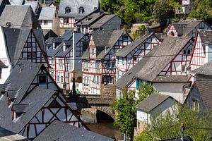 Blick auf das malerische Dorf Monreal