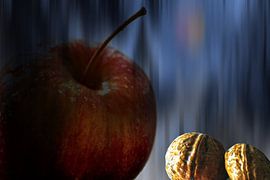 Concept Halloween : Pomme et noix sur Photoart-Naegele